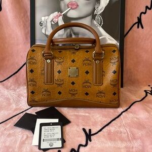 MCM Visetos Boston in Cognac